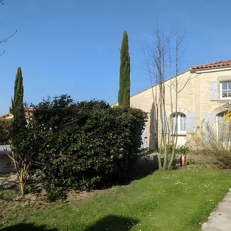 Le Nid - Les Grandes Chaumes Сasa de vacaciones *